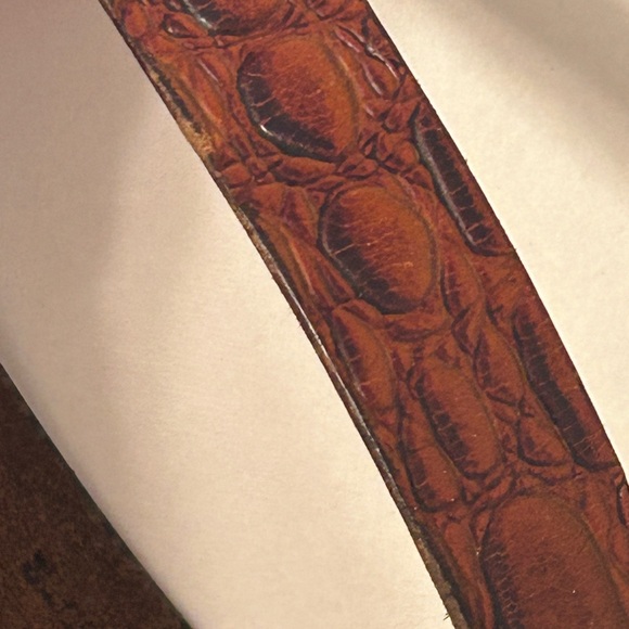 Vintage Crocodile Look Cowhide Leather Made in Paris Belt With Brass Buckle - Picture 8 of 9